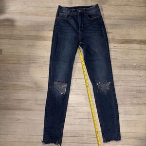 Women’s H&M Divided Ankle Jeans Size 6 Raw Hem Distressed